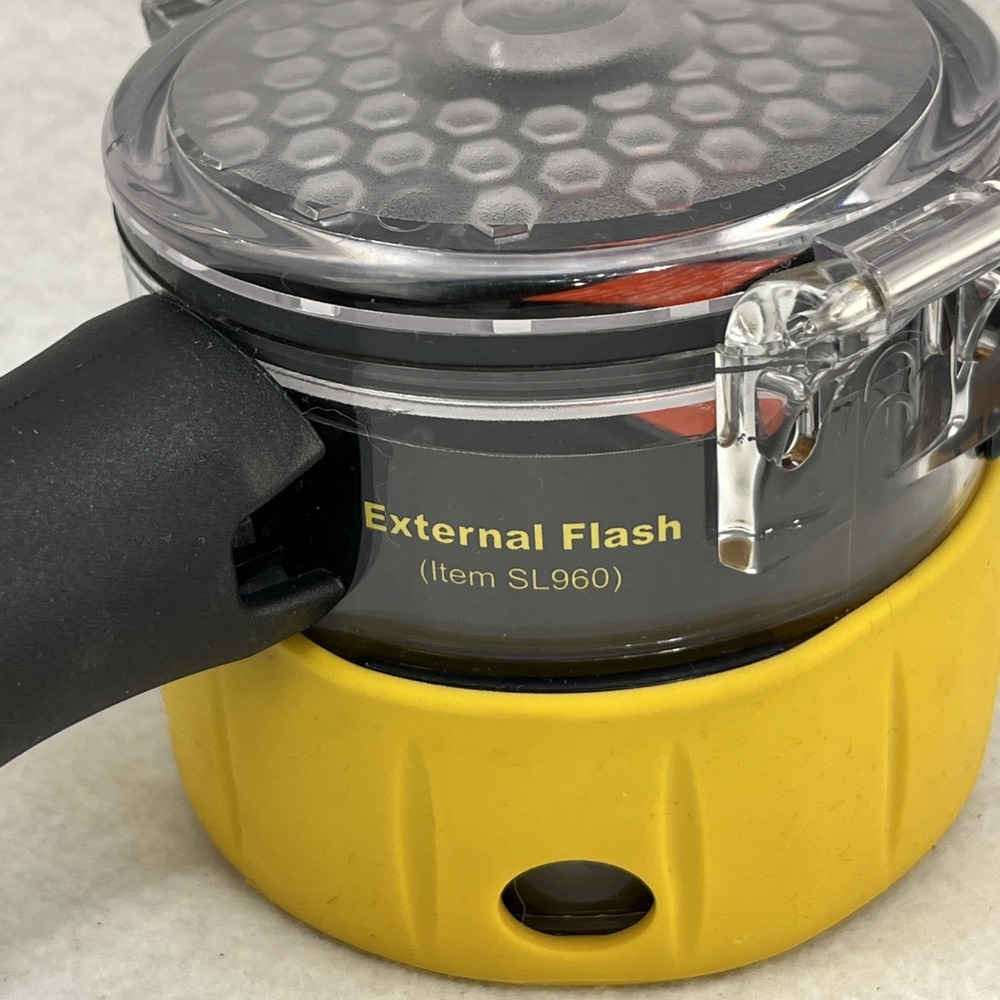 SeaLife Underwater Digital Camera Reefmaster Mini SL320 + Strobe, Flash, Case - Picture 6 of 12